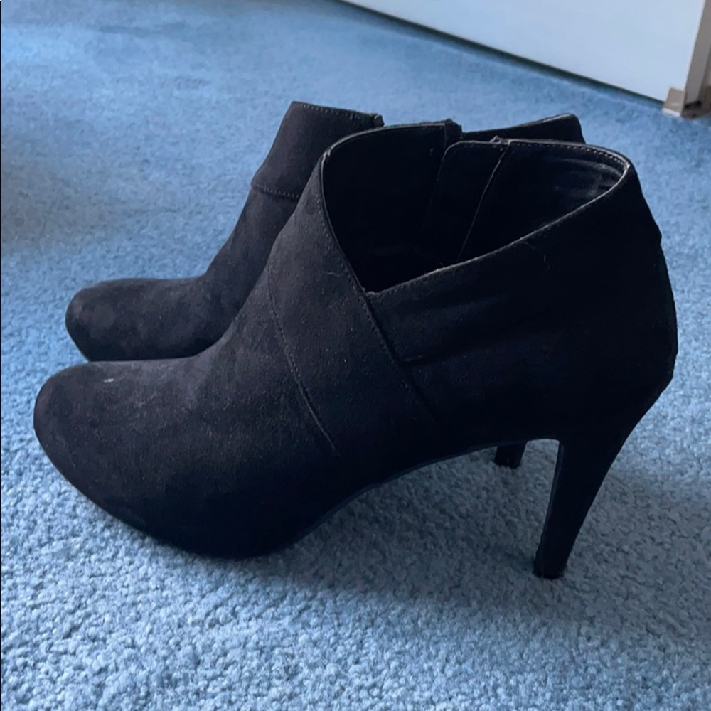 Heeled suede booties